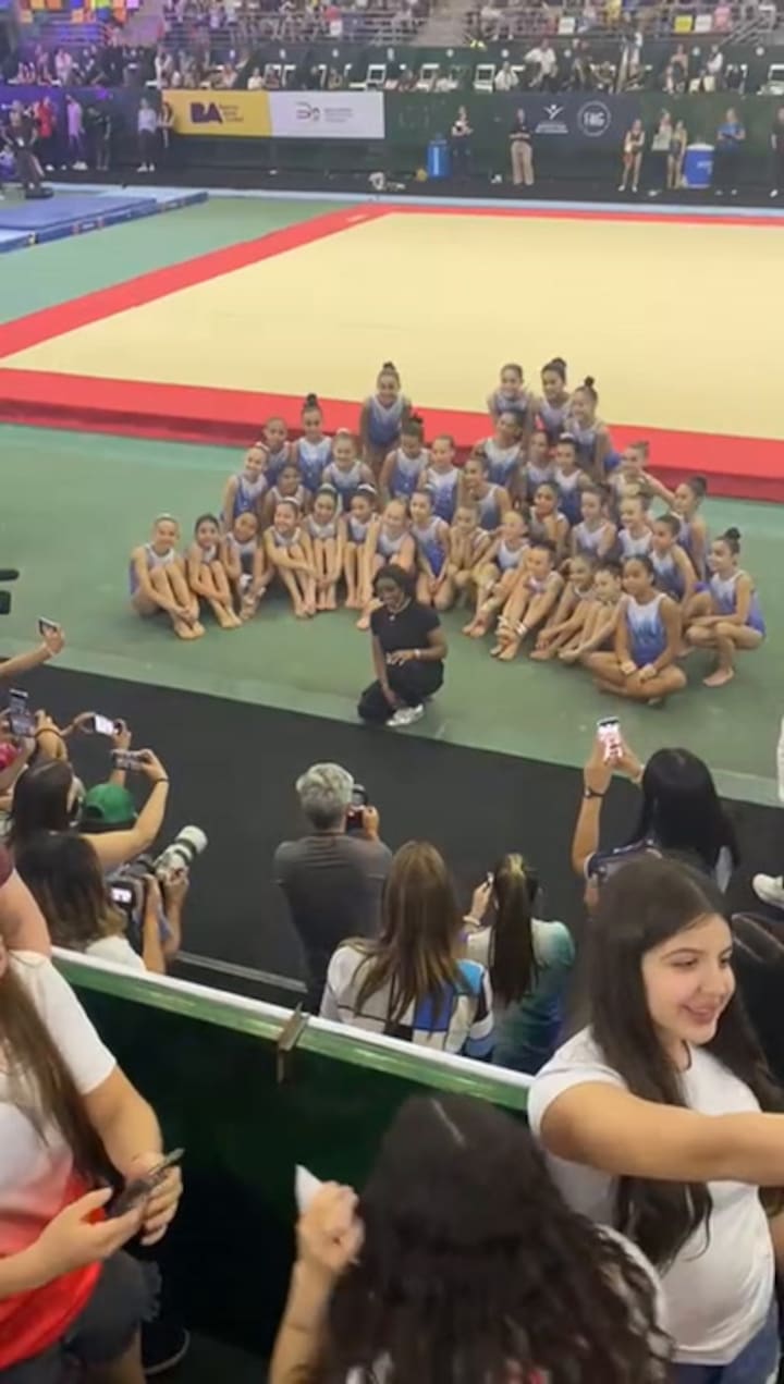 Simone Biles dio una clínica de gimnasia en Parque Roca