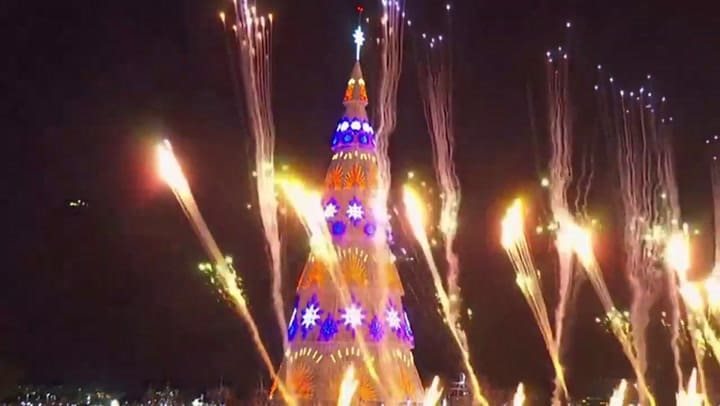 El árbol de Navidad flotante en la Ensenada de Botafogo, Río de Janeiro"