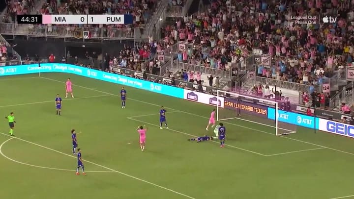 La reacción de Lionel Messi tras el primer gol de Rodrigo De Paul en Inter Miami