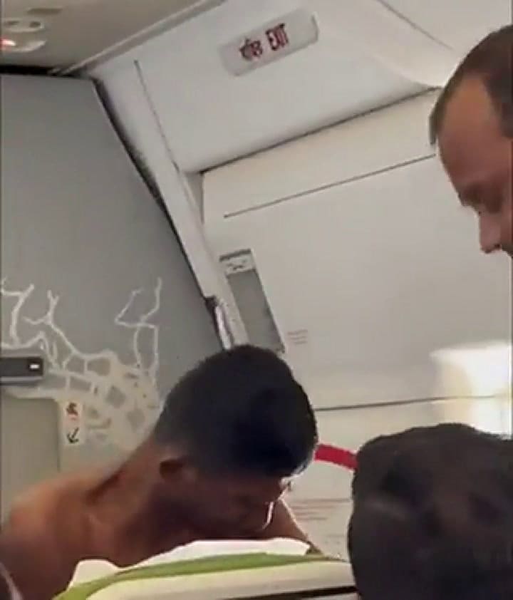 Así fue el conflicto a golpes que se desató en un avión de Bangladesh