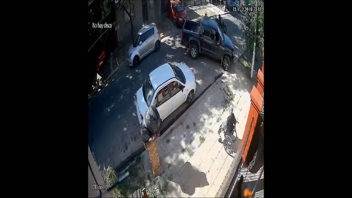 Asi Fue Robo De Camioneta Con Perrita Adentro Moron