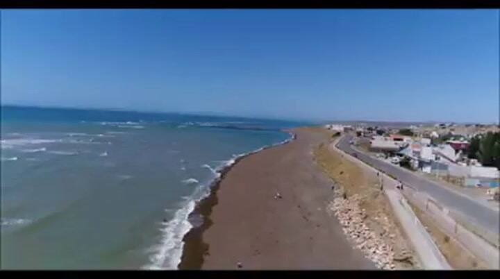 Un mural en homenaje al ARA San Juan en Caleta Olivia