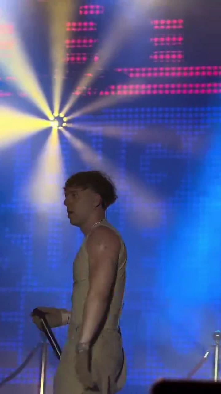 Tras 6 meses lejos de los escenarios. El tremendo cambio físico de Quevedo que dio de que hablar