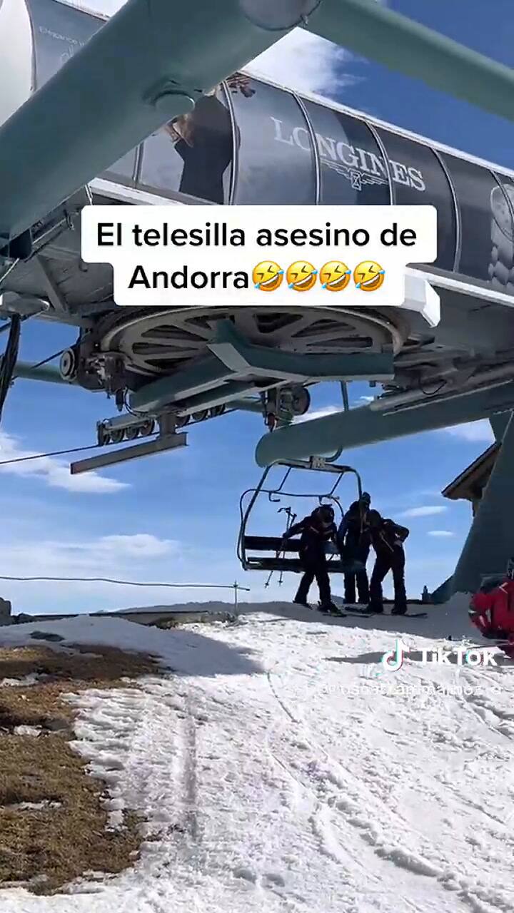 La estación de esquí que impide mantener el equilibrio al bajar de ella.