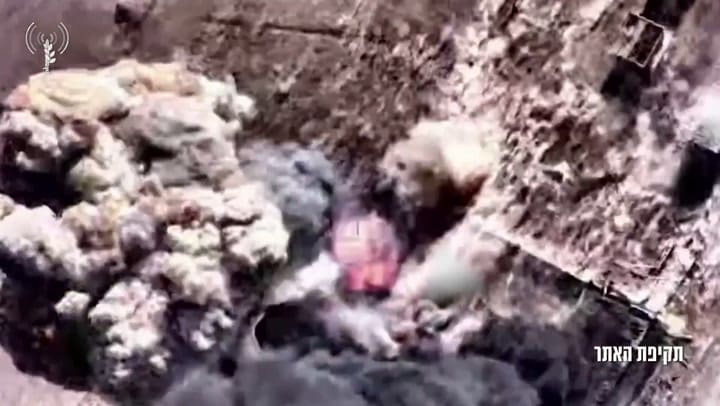 Atacaron un total de doce sitios de lanzamiento y almacenamiento