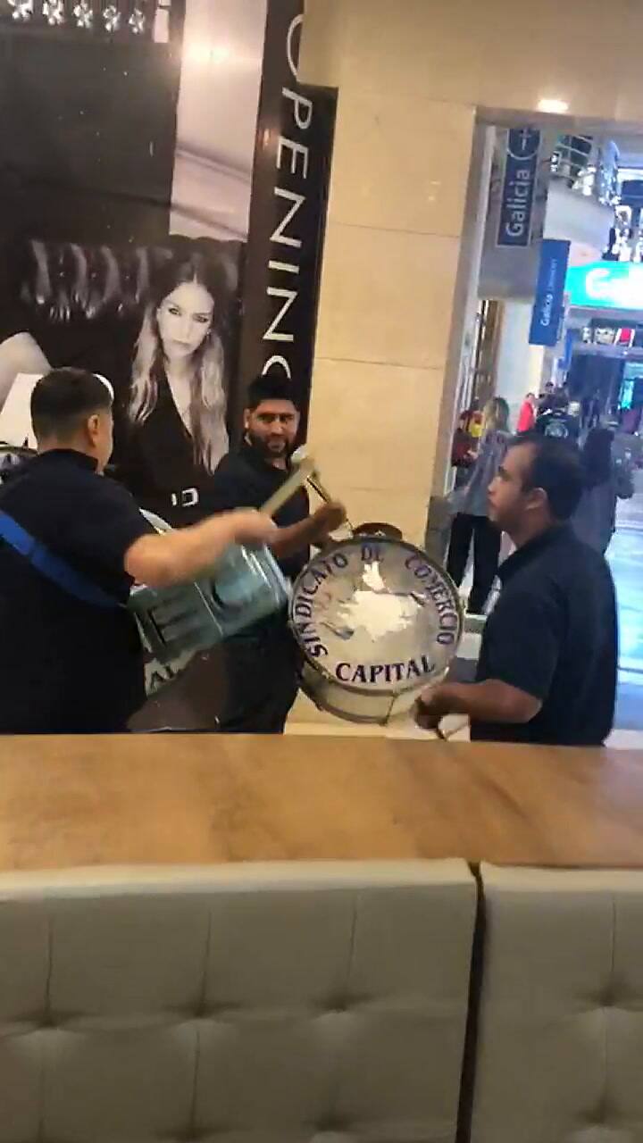 Protesta en Paseo Alcorta