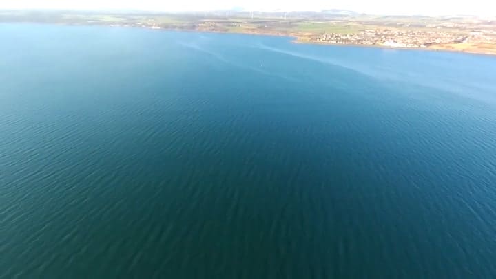 El video muestra el supuesto avistamiento de un OVNI extraterrestre