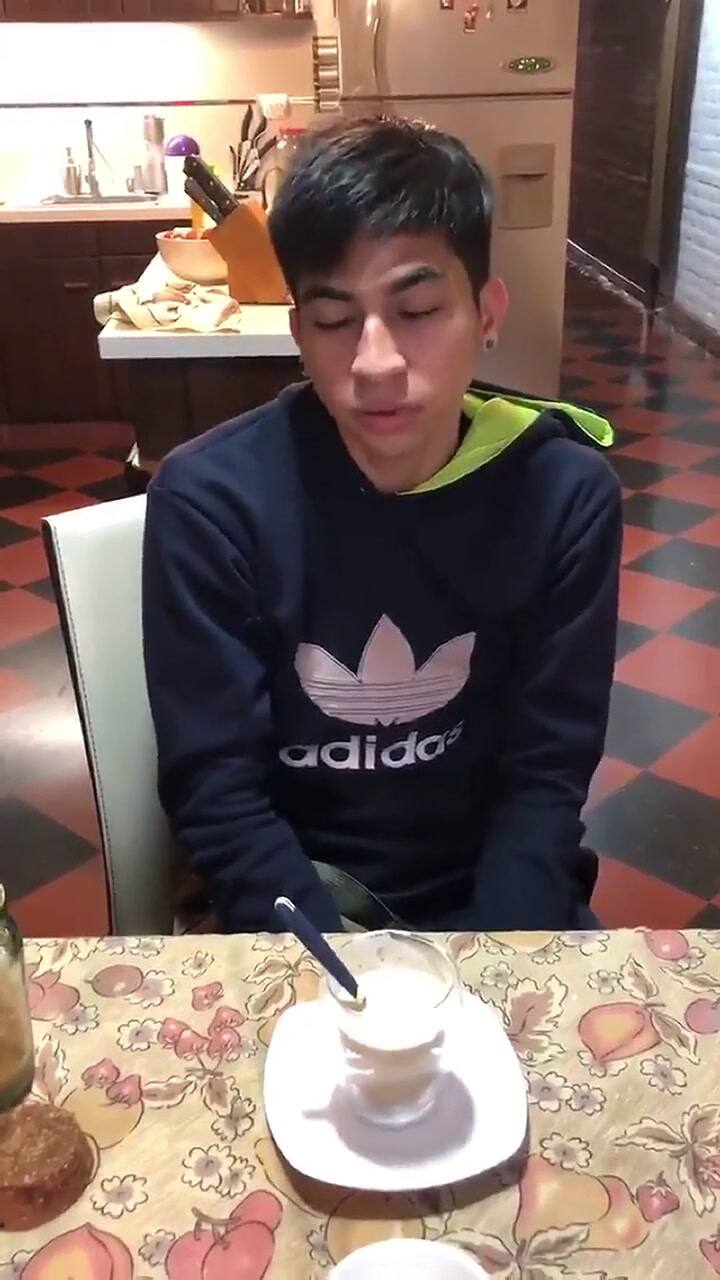 Me levanto a las 6 de la mañana y vuelvo a las 12 de la noche'