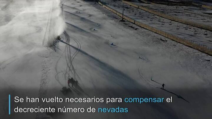Chile: por el cambio climático, deben usar nieve artificial en los centros de esquí - Fuente: AFP