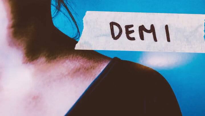 Christina Aguilera - Fall In Line Ft. Demi Lovato