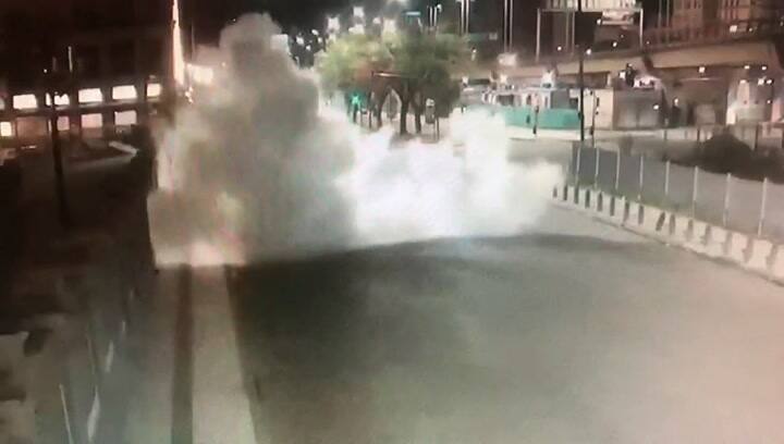 Constitución: dos motoqueros escaparon de la Policía, provocaron una explosión y fueron detenidos