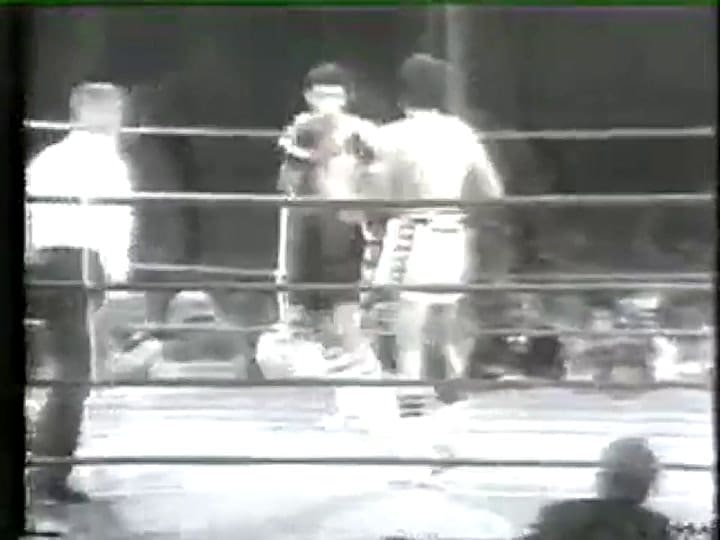 Boxeo | Juan Martín Látigo Coggi vs Patrizio Oliva - Fuente: Youtube