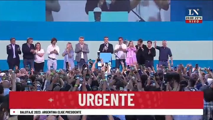 Balotaje histórico. Milei es el presidente electo al vencer a Massa, que reconoció la derrota sin datos oficiales