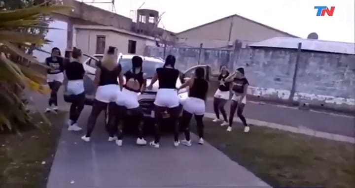 Polémica por video de reclusas que perrean con penitenciarias (Fuente: TN)