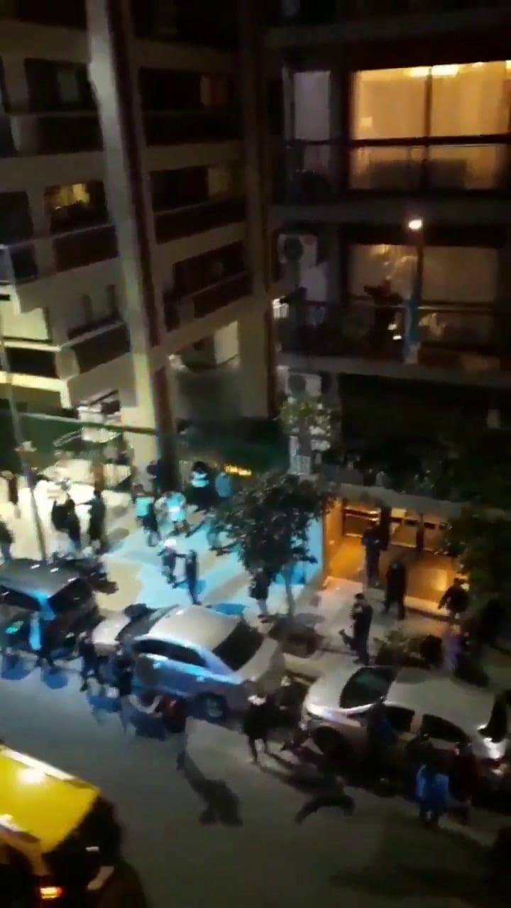 Vecinos de Recoleta se reunieron en la calle a bailar - Fuente: Twitter