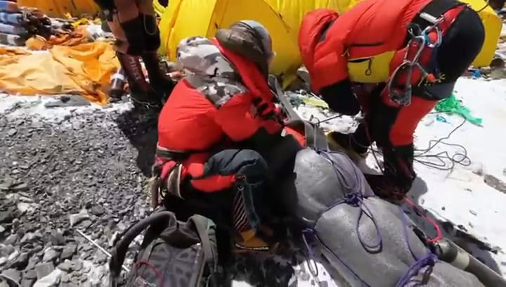 Gelje Sherpa llevó al escalador al campamento 4 del Everest
