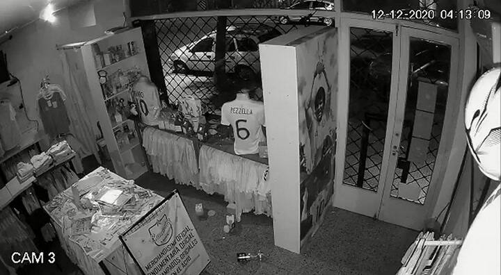 Robo a un local de camisetas de Villa Crespo - Fuente: Twitter