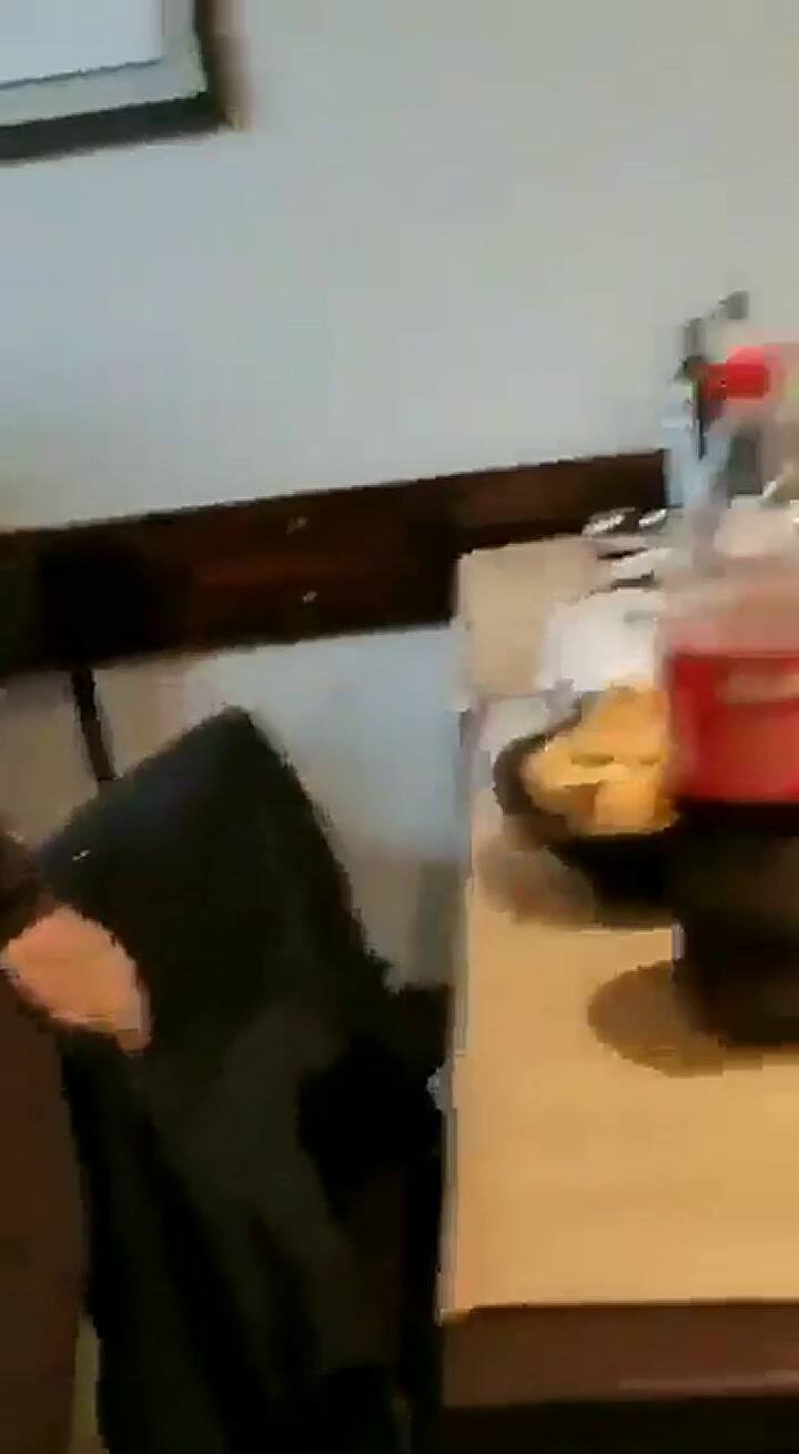 Escracharon a Alberto Samid en un restaurante por violar la prisión domiciliaria