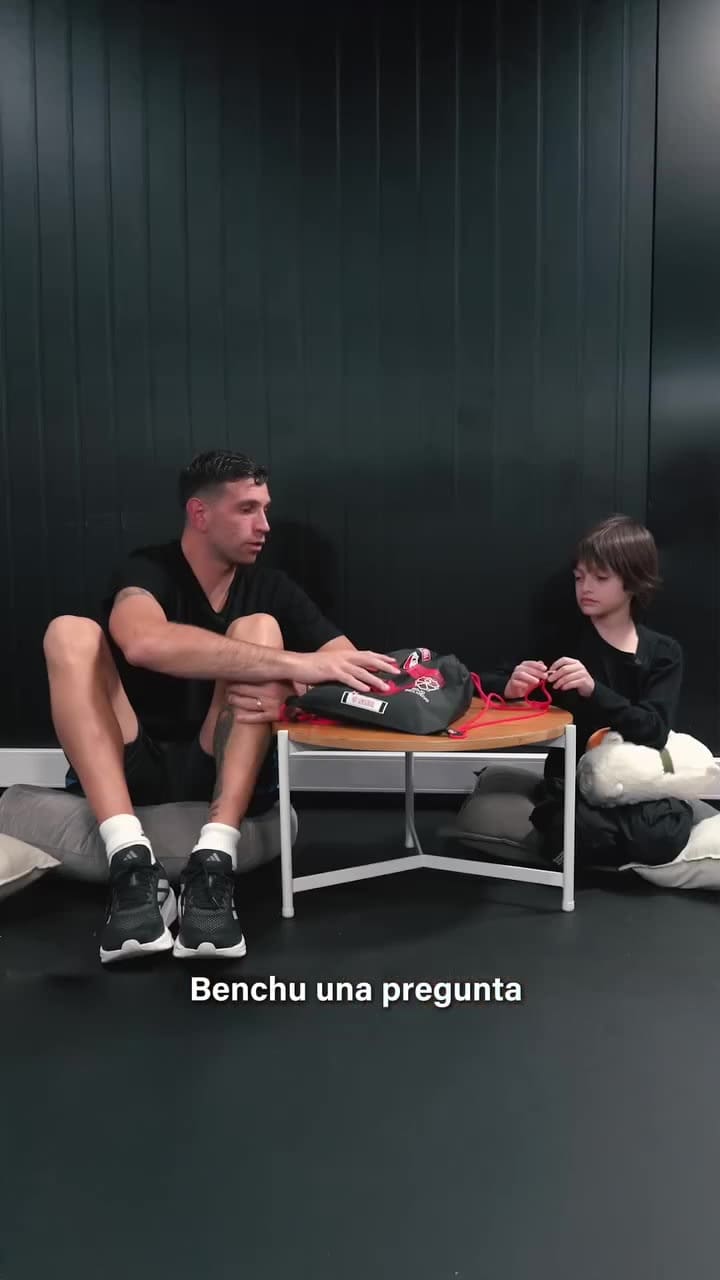 La campaña que protagonizaron Emiliano Martínez y Benicio, el hijo de Rodrigo Rey