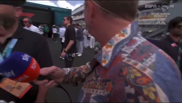 Jackie Stewart burla la seguridad en el GP de Miami para alcanzar a Roger Federer