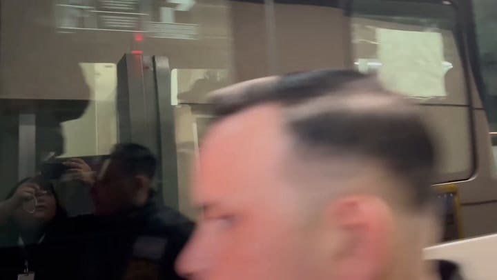 Emoción de las familias que recibieron a los argentinos deportados