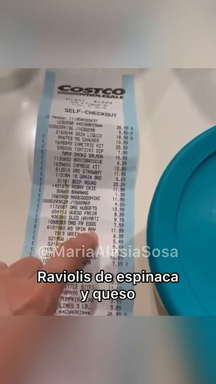 Una mujer comía pasta que compró en Costco, cuando tuvo un desagradable hallazgo