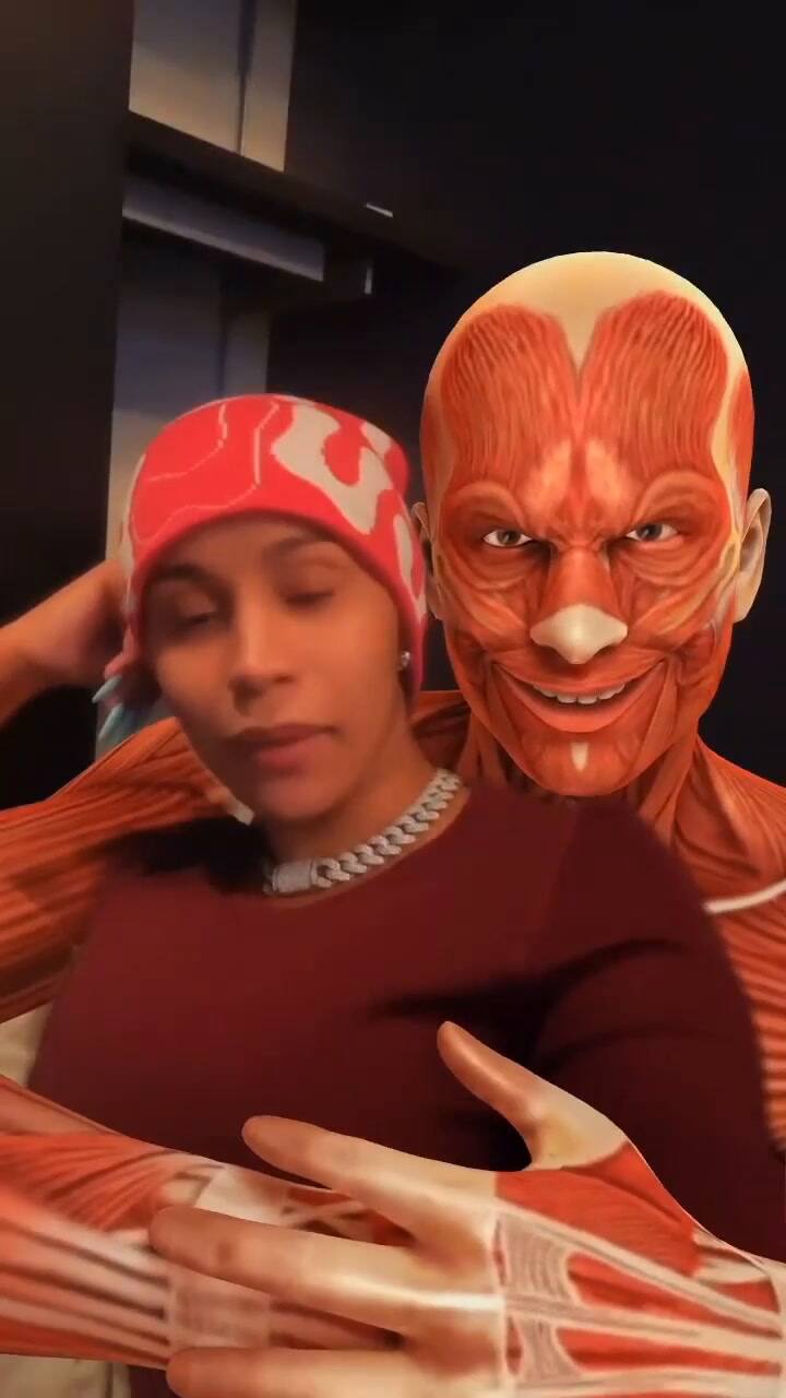 La rapera Cardi B explota contra el hijastro de Hamish Harding, que desapareció en el submarino