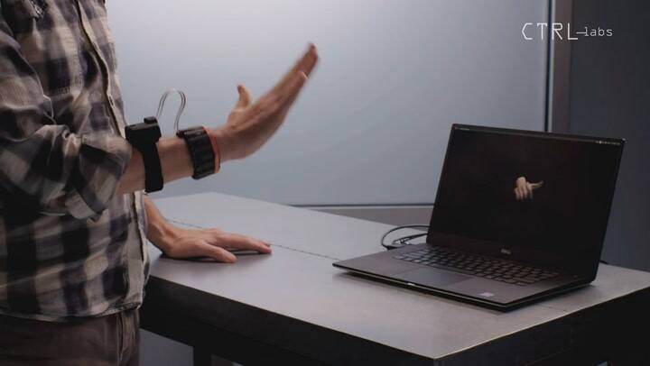 Así funciona CTRL Labs, la pulsera para controlar una computadora con la mente