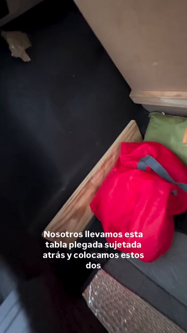 "Cómo dormir en un auto no camperizado" fue el video de los viajeros que se hizo viral