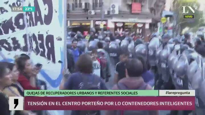 Protestas de cartoneros por los nuevos contenedores en Avenida Corrientes