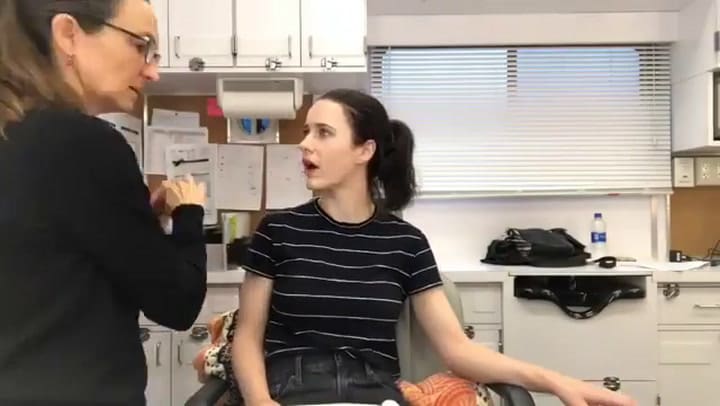 Rachel Brosnahan compartió el detrás de escena de The Marvelous Mrs. Maisel - Fuente: Instagram Rach