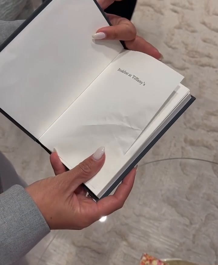 Anto Roccuzzo mostró el libro de Tiffany & Co.