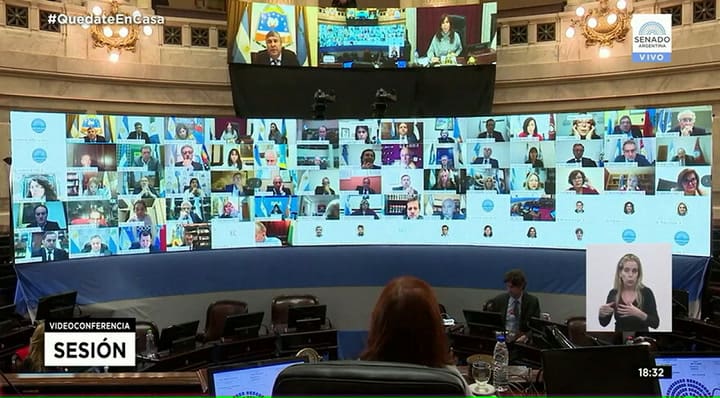 Senado: El momento en que la oposición se levanta de la sesión