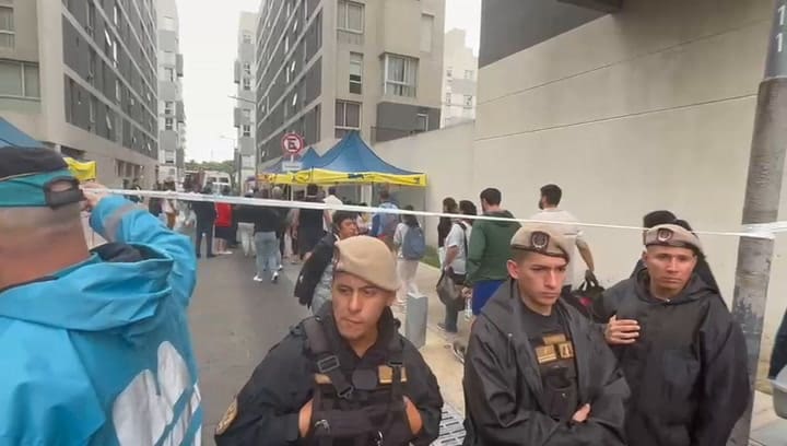 Censan a las personas evacuadas en el complejo de Parque Patricios