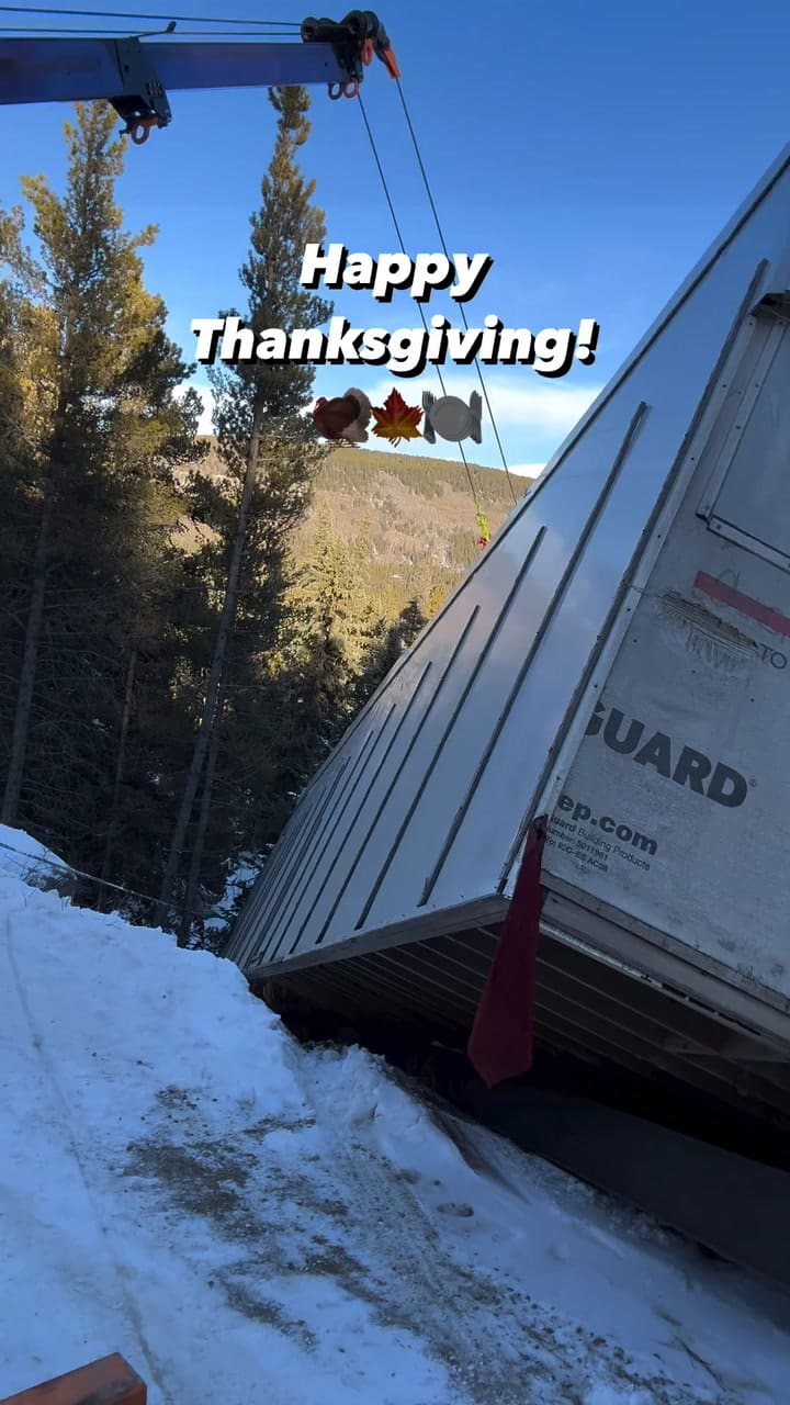 Así encontraron la casa al borde del precipicio en Colorad