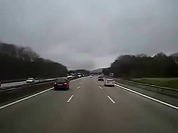 Cómo reaccionan los Alemanes a la sirena de una ambulancia