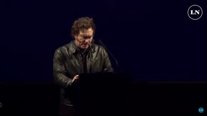 La reacción de Tolosa Paz tras la acusación de Milei contra ella y su esposo, Pepe Albistur