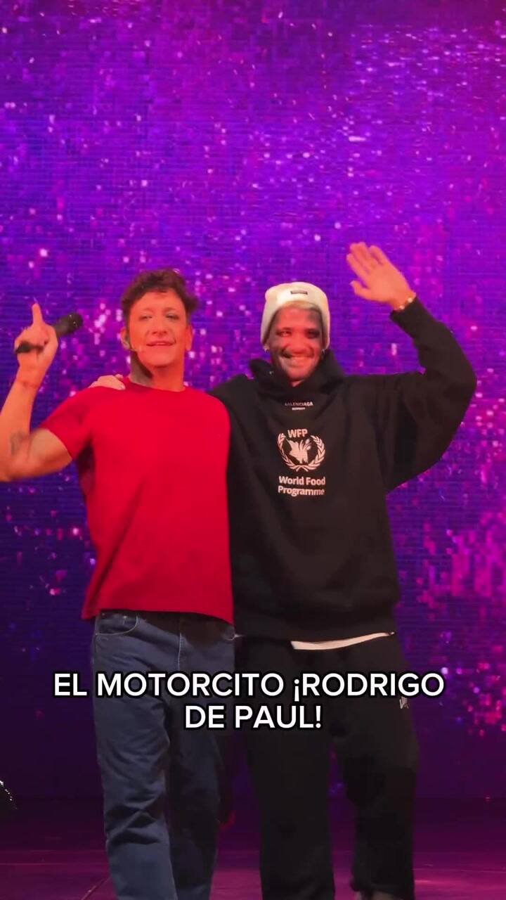 Rodrigo De Paul fue a ver Tootsie, la obra de Nico Vázquez