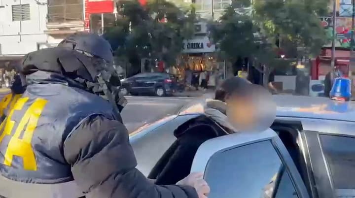 Detuvieron a una mujer por abuso sexual de menores