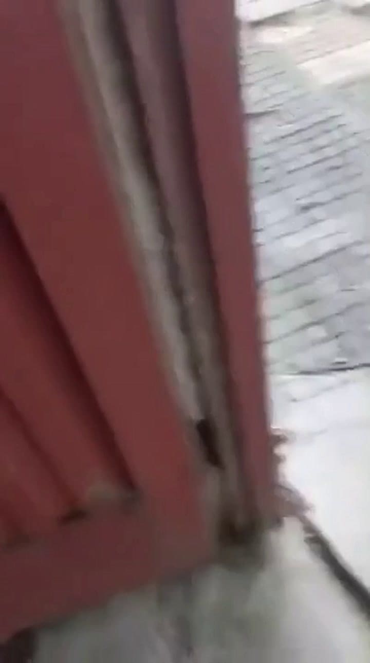 Un jubilado le pegó cinco tiros a un joven por una violenta discusión