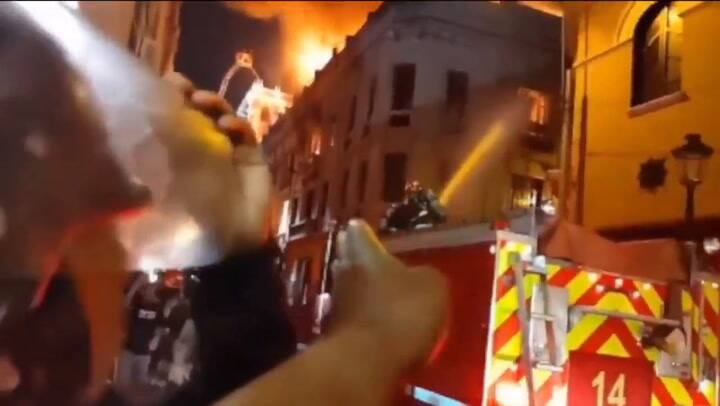 El incendio cercano a la Plaza San Martín en el centro de Lima