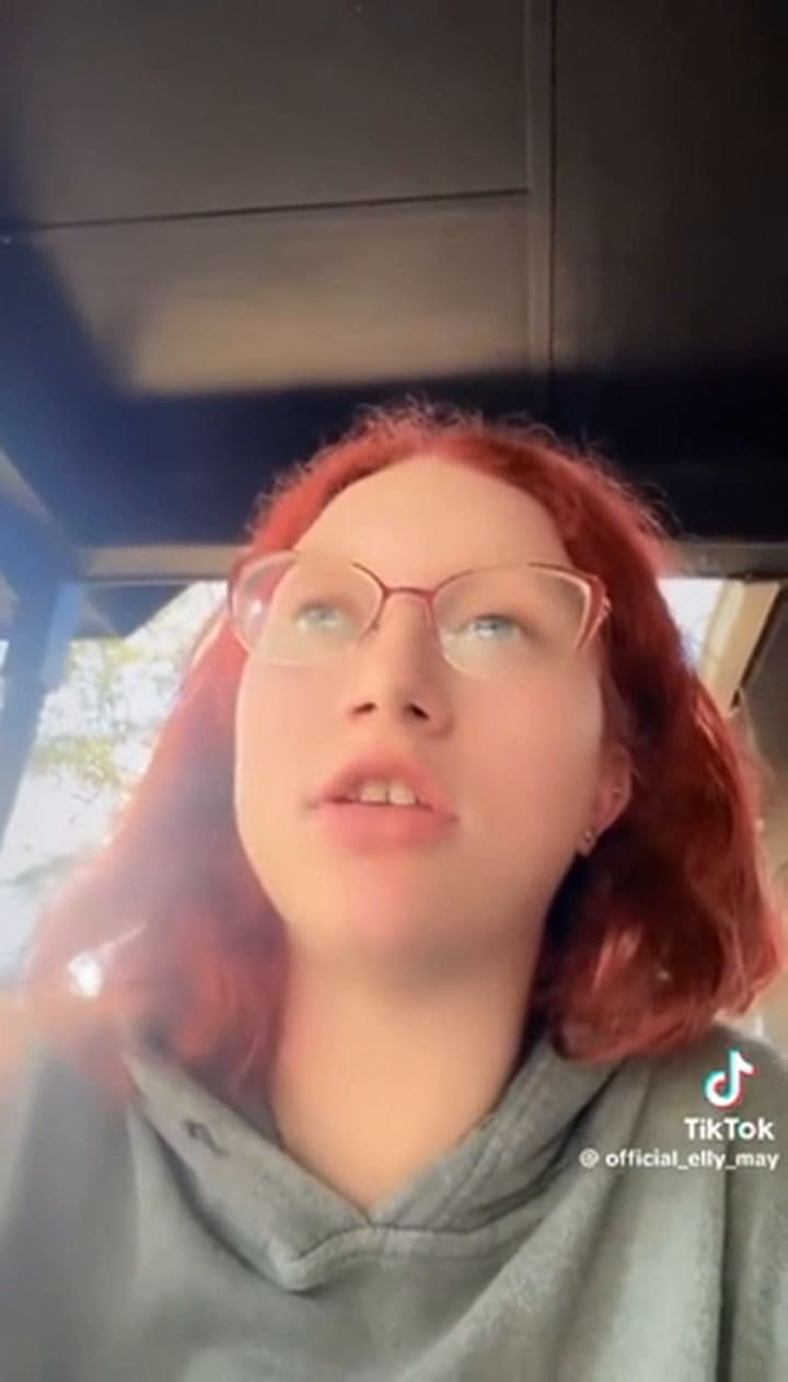 Una joven le propone a Donald Trump restablecer una ley de la época de la Guerra Fría