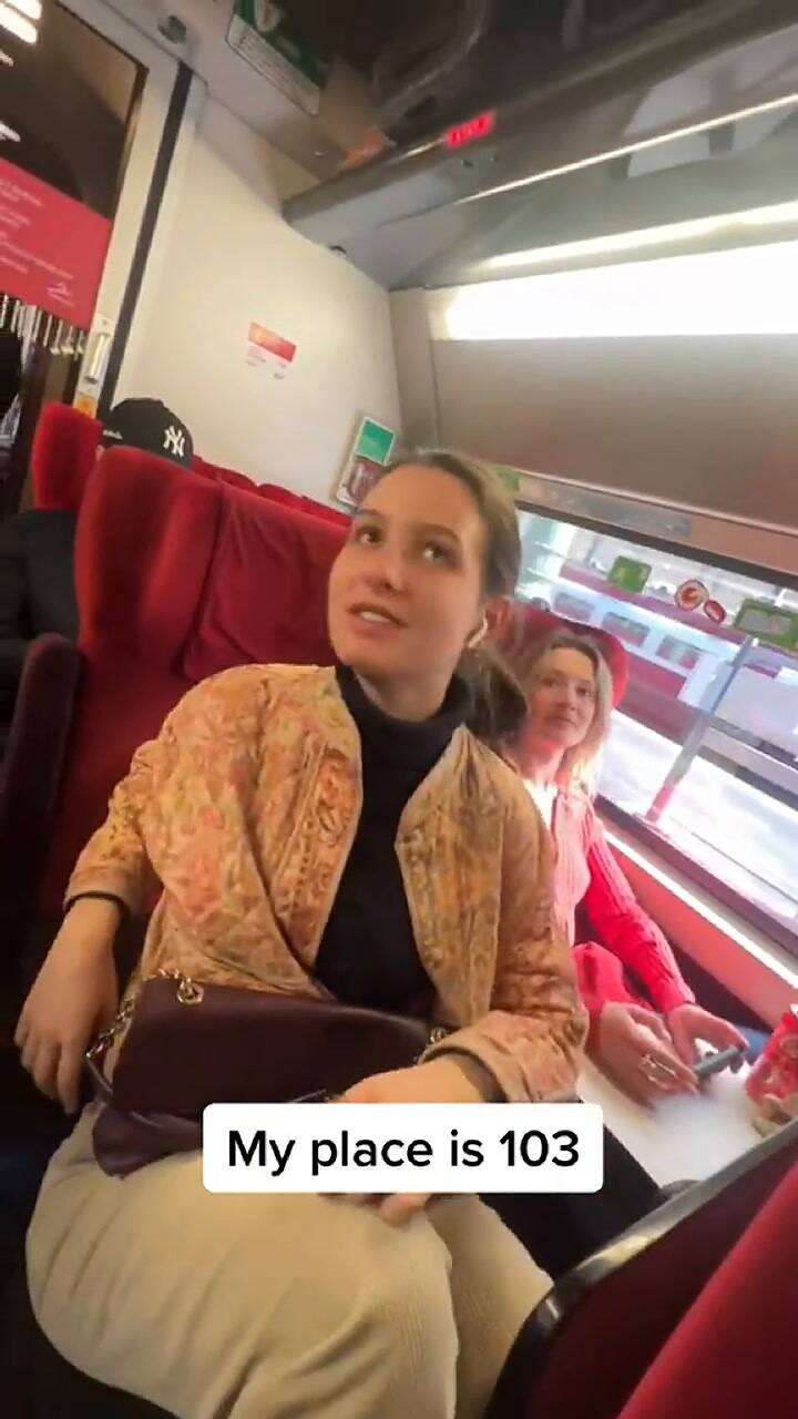 Un viajero evidenció a una pasajera que utilizó su asiento en el transporte público