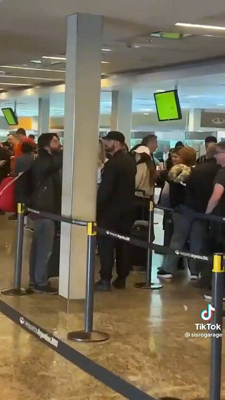 Juan Grabois vivió un tenso momento en el aeropuerto de Ezeiza