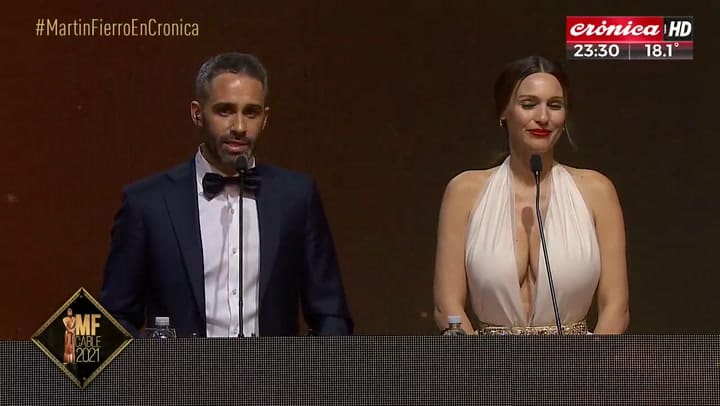 Jonatan Viale quebró en llanto al ver el homenaje a Mauro Viale en el Martín Fierro de Cable