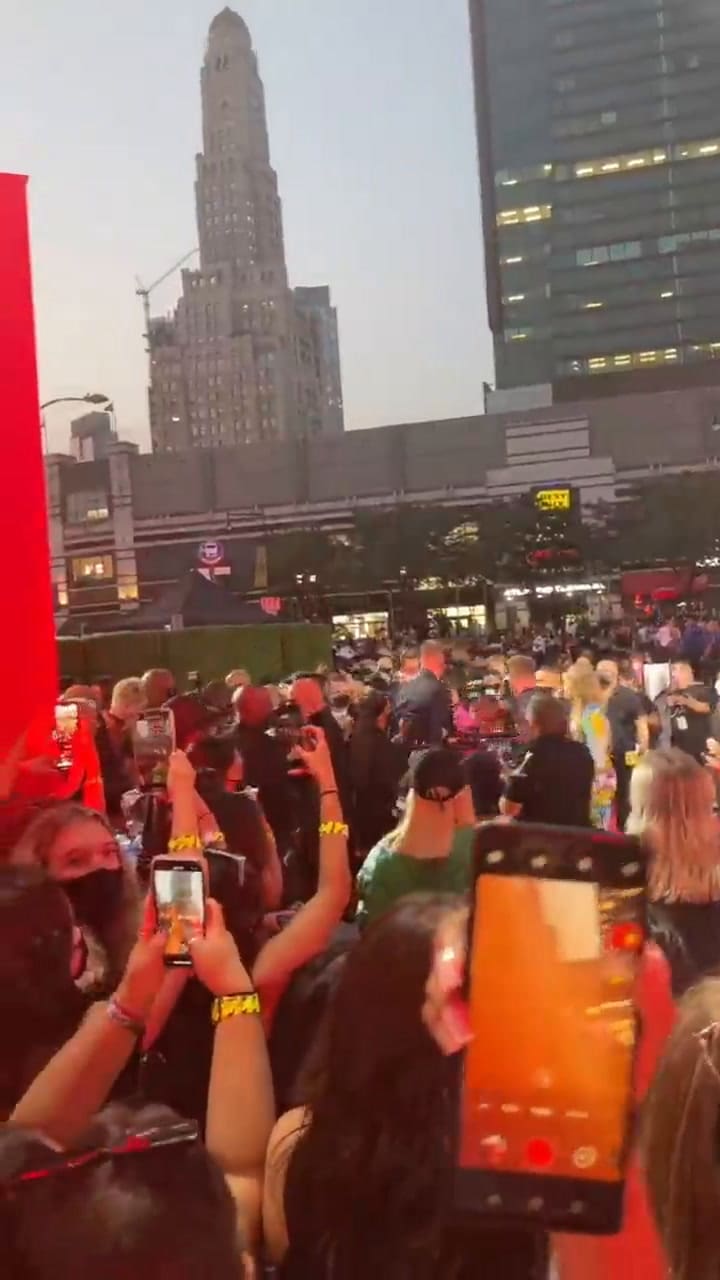 A un paso de pelearse a puño limpio, Machine Gun Kelly y Conor McGregor debieron ser separados