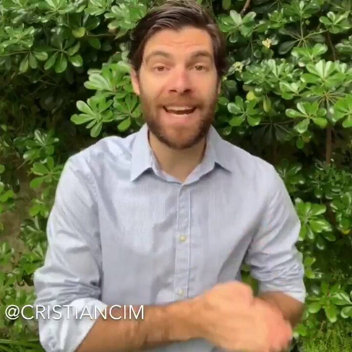 CFK publicó un video de un humorista y pidió 'pensar' después de verlo - Fuente: Twitter