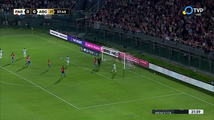 El disparo de Papu Gómez que casi abre el marcador