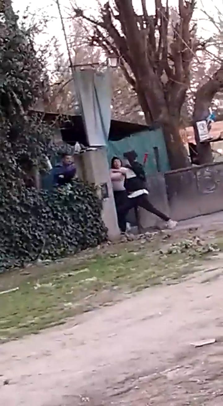 Fue a violentar a su expareja y ella le respondió a balazos