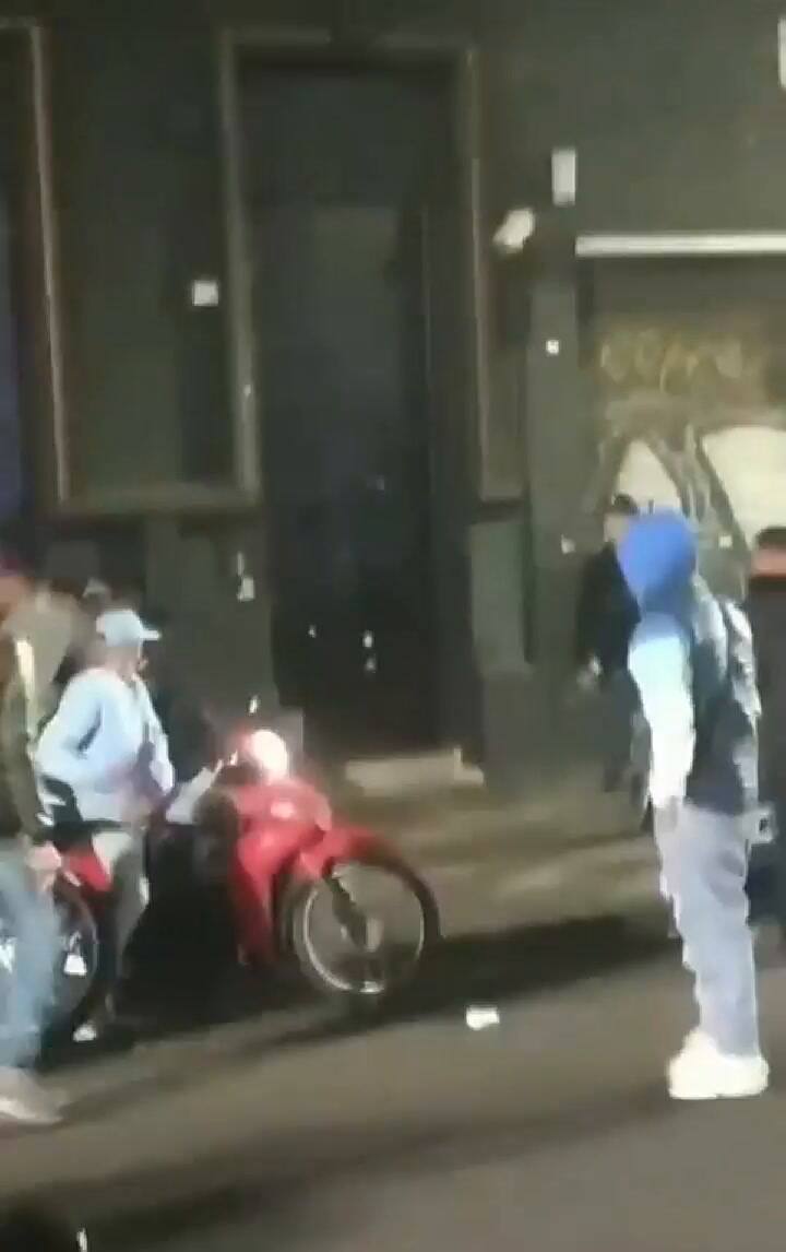 Pocas personas intentaron detener la pelea